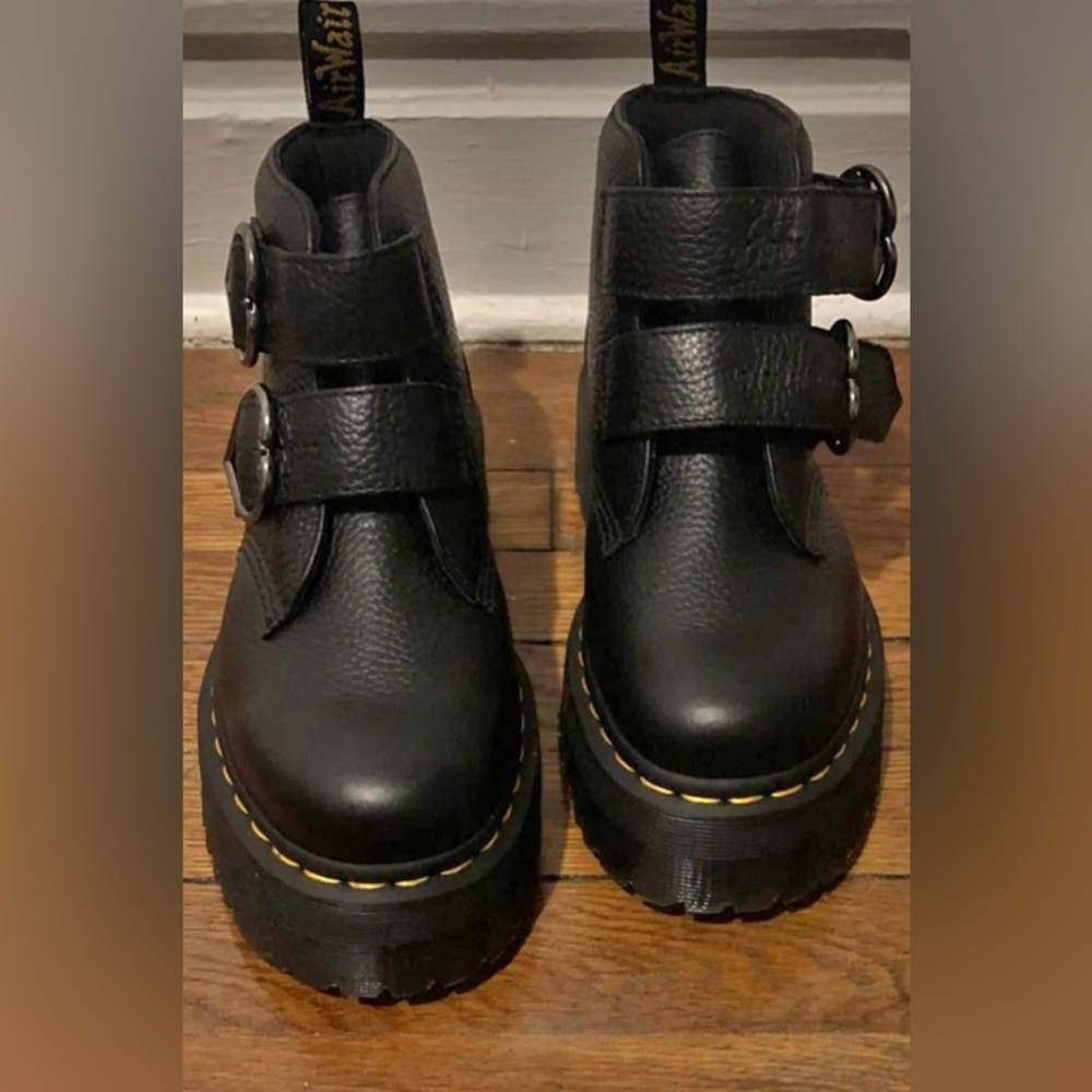 Dr. Martens Heart Devon